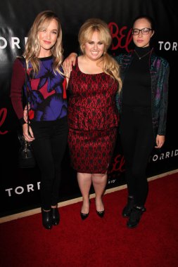 Kelley Jakle, Rebel Wilson, Alexis Knapp