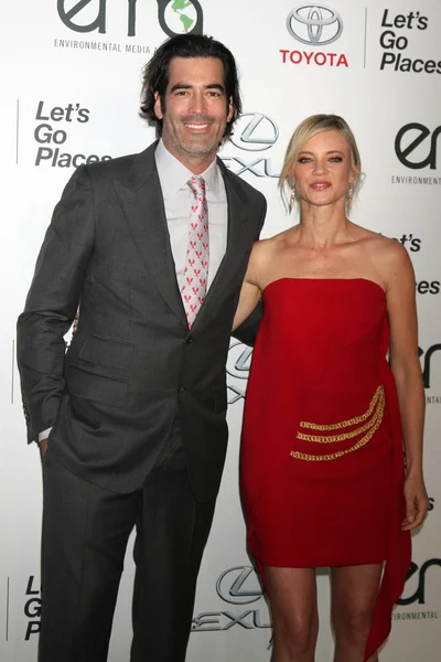 Actors Carter Oosterhouse, Amy Smart — Stock Photo, Image