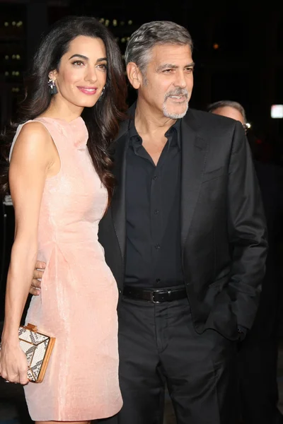 Amal Clooney, George Clooney — Foto de Stock