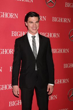Finn wittrock - aktör
