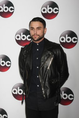 Jack Falahee - aktör