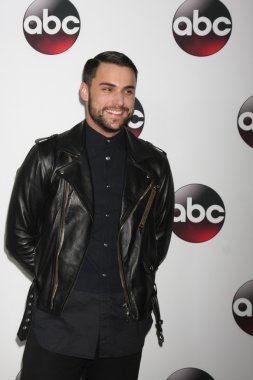 Jack Falahee - aktör