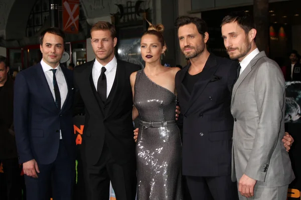 Nikolai Kinski, Luke Bracey, Teresa Palmer, Edgar Ramirez, Clemens Schick — Fotografia de Stock