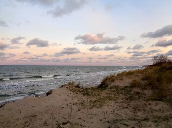 Das Ufer Der Ostsee Bei Liepaja Frühen Morgen Rosafarbenen Sonnenaufgang — Stockfoto