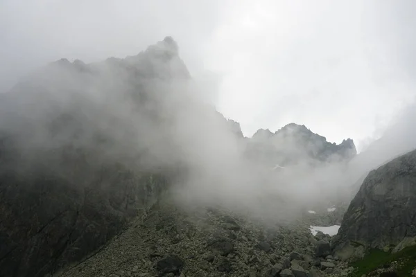 Όμορφη Όρη Τάτρα Τοπίο Στη Σλοβακία Βουνά Σύννεφα — Φωτογραφία Αρχείου