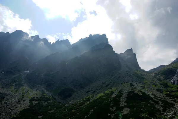 Altas Montanhas Tatra Paisagens Florestas Árvores Rochas Plantas Hora Verão — Fotografia de Stock