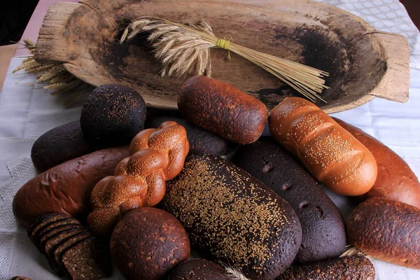 Naturaleza Muerta Con Diferentes Tipos Pan Negro Centeno Pan Blanco — Foto de Stock