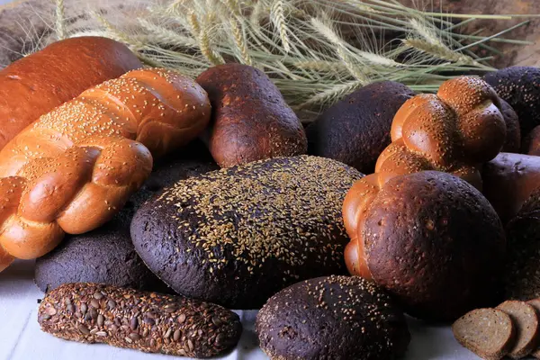 Naturaleza Muerta Con Diferentes Tipos Pan Negro Centeno Pan Blanco — Foto de Stock