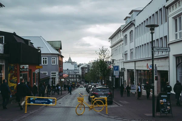 Рейкьявик Исландия Мая 2019 Года Местные Жители Туристы Идут Улицам — стоковое фото