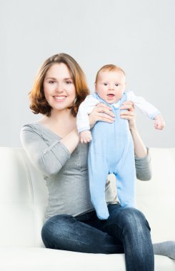 Genç anne ve bebek çocuk