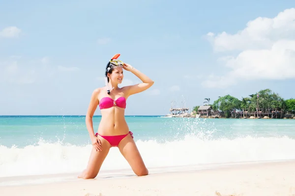 Mulher posando na praia — Fotografia de Stock