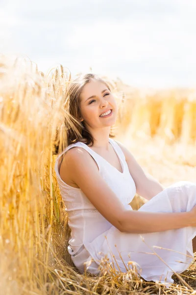 bir Rye bir çayırda mutlu kadın