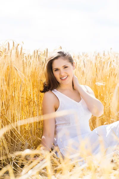 bir Rye bir çayırda mutlu kadın