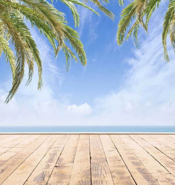 Muelle de madera, mar exótico y cielo azul —  Fotos de Stock