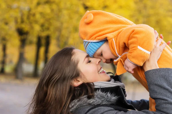 Mother and her toddler son — Stock Photo, Image