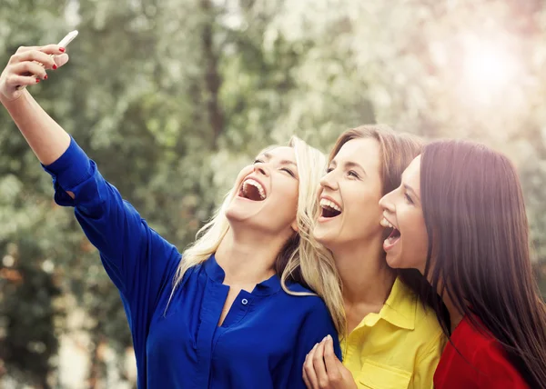 Tres mujeres hermosas — Foto de Stock