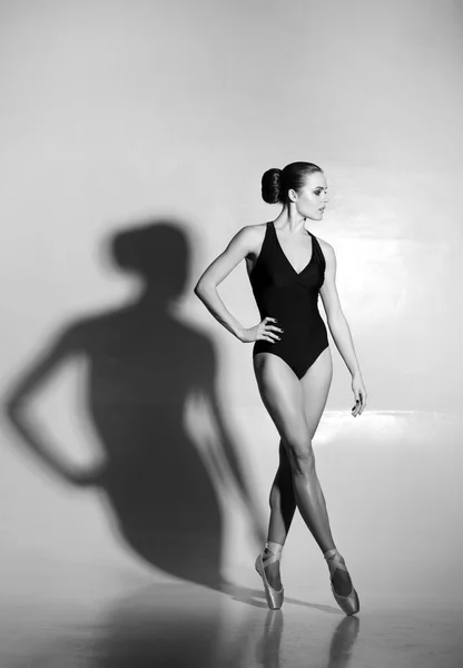 Graceful ballerina dancing — Stock Photo, Image