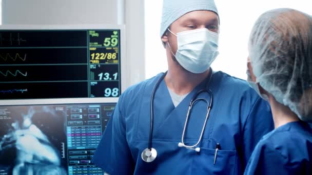 Médicos Profissionais Que Trabalham Medicina Emergência Retrato Cirurgião Enfermeira Máscaras — Vídeo de Stock