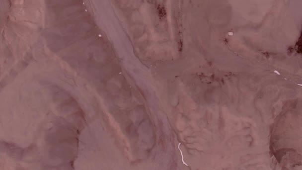 Vista vertical de la superficie de Marte desde satélites o drones. Planeta rojo vacío. Exploración espacial. — Vídeo de stock