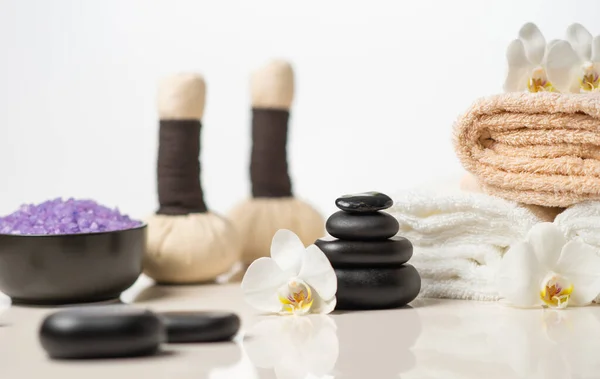 Spa achtergrond samenstelling. Massage, oosterse therapie, welzijn en meditatie concept. — Stockfoto