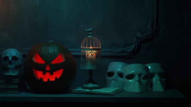 Gruselig lachender Kürbis und alter Totenkopf auf altem gotischen Kamin. Halloween, Hexerei und Magie. — Stockvideo