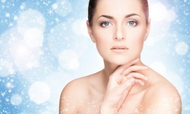 Sağlıklı ciltli bir kadın