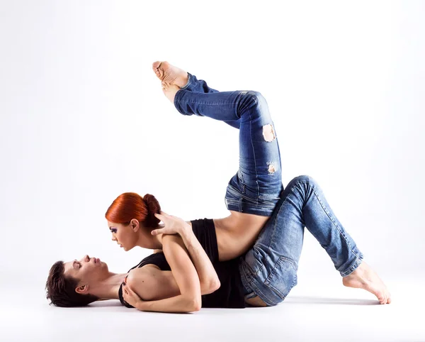 モダン ・ バレエ ダンサーのカップル ロイヤリティフリーのストック画像