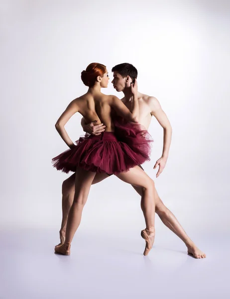 Young and athletic ballet dancers — Stock Photo, Image