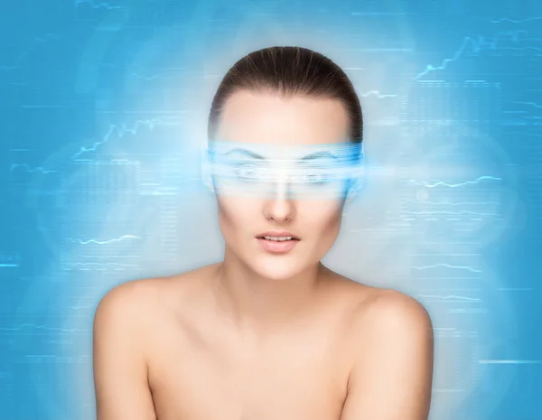Donna con ologramma laser sugli occhi — Foto Stock
