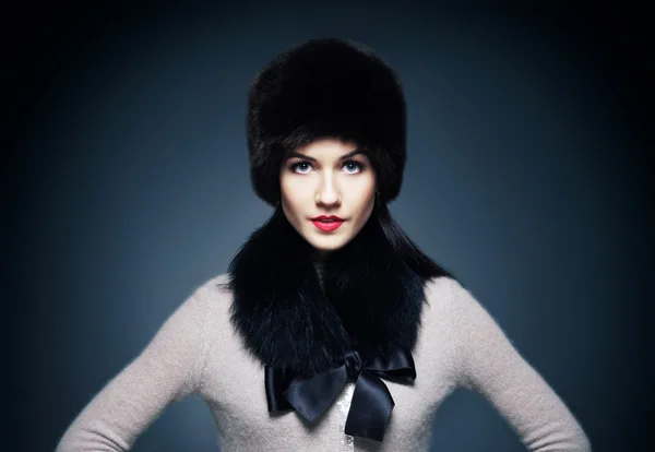 Woman in winter fur clothes — Stock Photo, Image