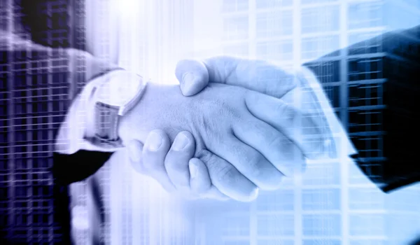 Handshake of two businessmen — Stock Photo, Image