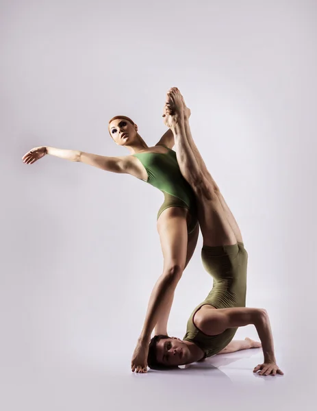 Dois jovens ginastas — Fotografia de Stock