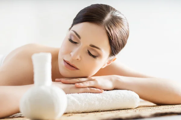 Woman on spa massage procedure — Stock Photo, Image