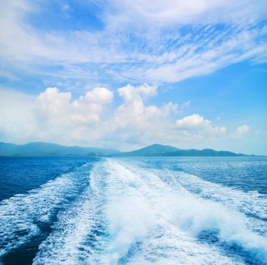 gökyüzü ve su izleme.