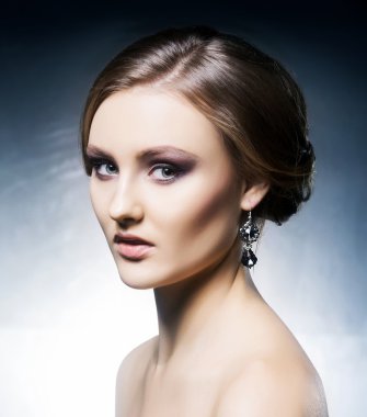 güzel ve zengin kadın mücevher