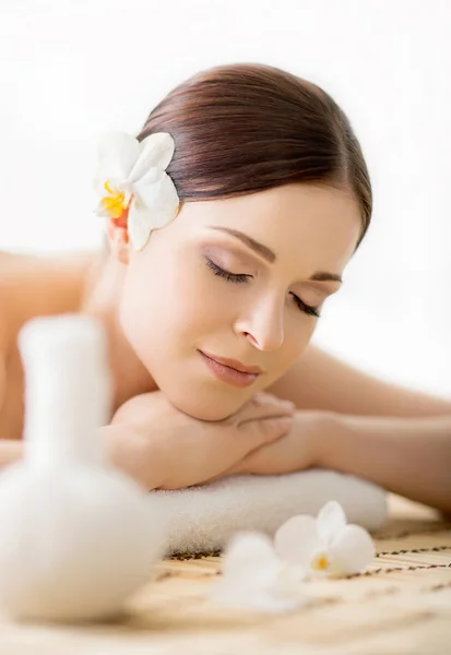 Healthy woman in spa salon — Stock Photo, Image