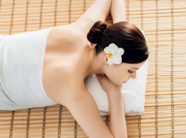 spa salonda sağlıklı kadın