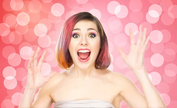 Vackra leende flicka med färgglada make-up på bubblan bakgrund — Stockfoto