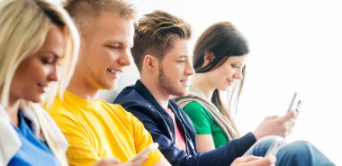 Grup öğrenci ayrılırlar