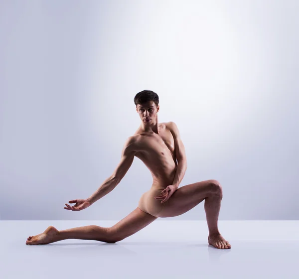 Bailarina de ballet atlética —  Fotos de Stock