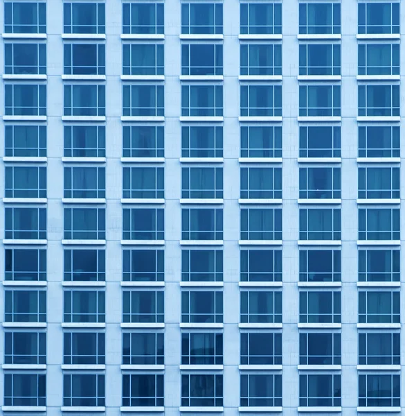 Arranha-céu com muitas janelas em Bancoc — Fotografia de Stock