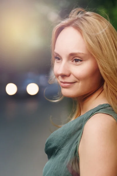 Woman Standing Near Road Looking Away — Stock Photo, Image