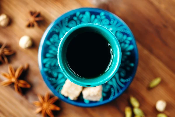 Bebida quente com especiarias diferentes — Fotografia de Stock