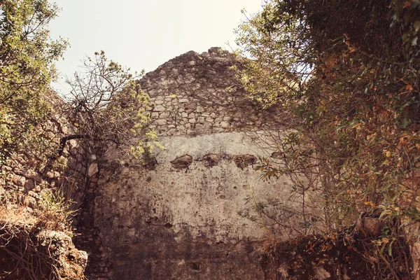 Старий зруйнувати застарілих стіни в Середземномор'ї — стокове фото