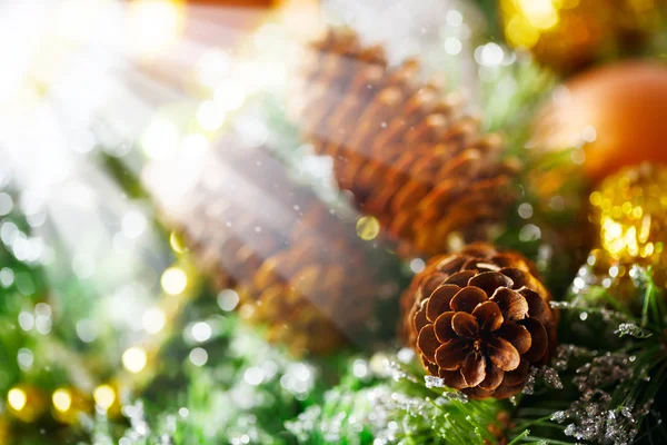 Weihnachten Hintergrund mit heller Dekoration — Stockfoto