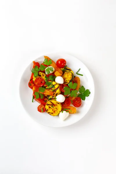 Mozzarella peyniri ile ızgara sebze