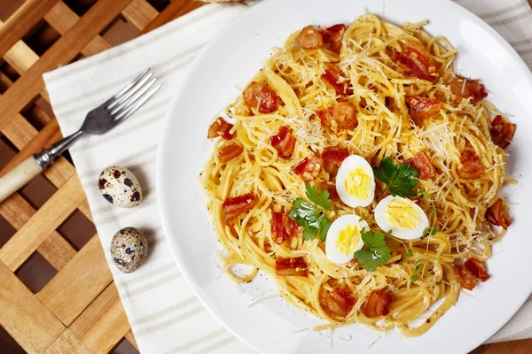 Carbonara soslu spagetti