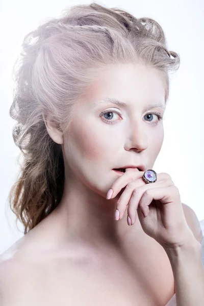 Hermosa chica con glamour maquillaje de Navidad — Foto de Stock