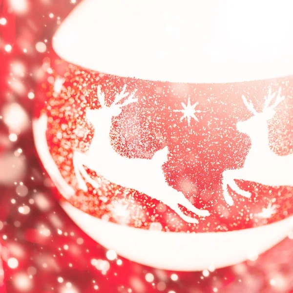 Composição de Natal em cores brancas e vermelhas — Fotografia de Stock