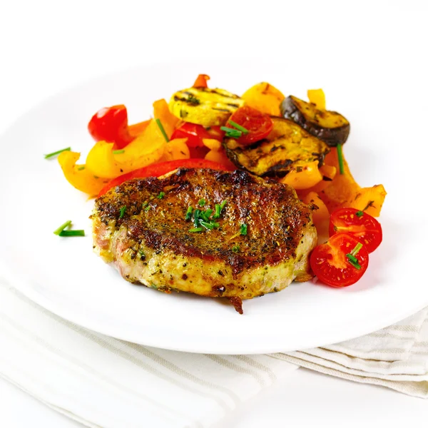 Roasted meat steak with veggies — Stock Photo, Image